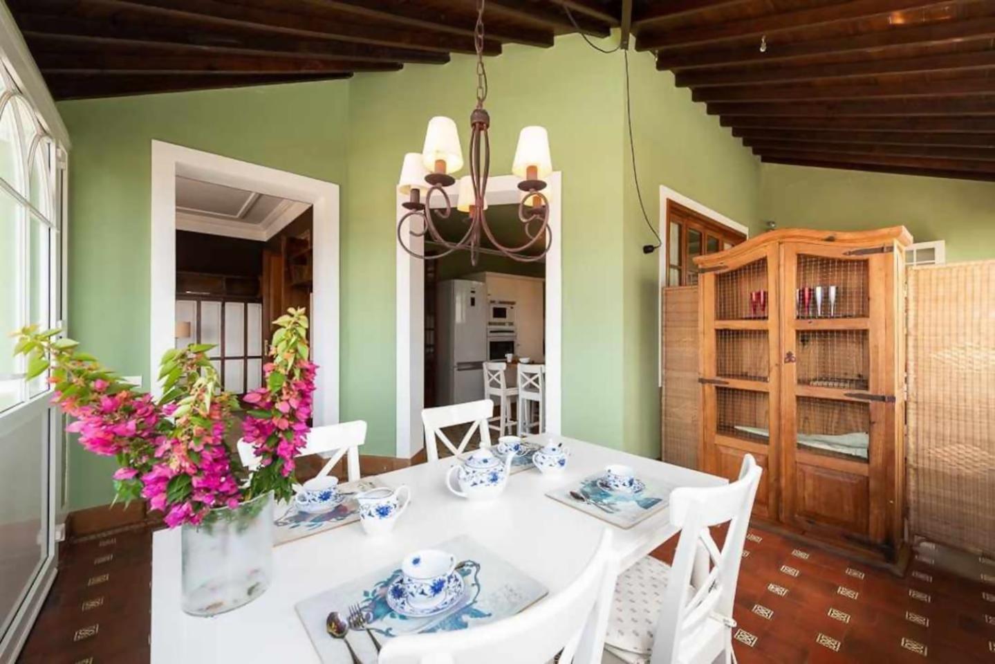 Amplia Villa De Lujo Con Piscina Climatizada Лас-Пальмас-де-Гран-Канарія Екстер'єр фото